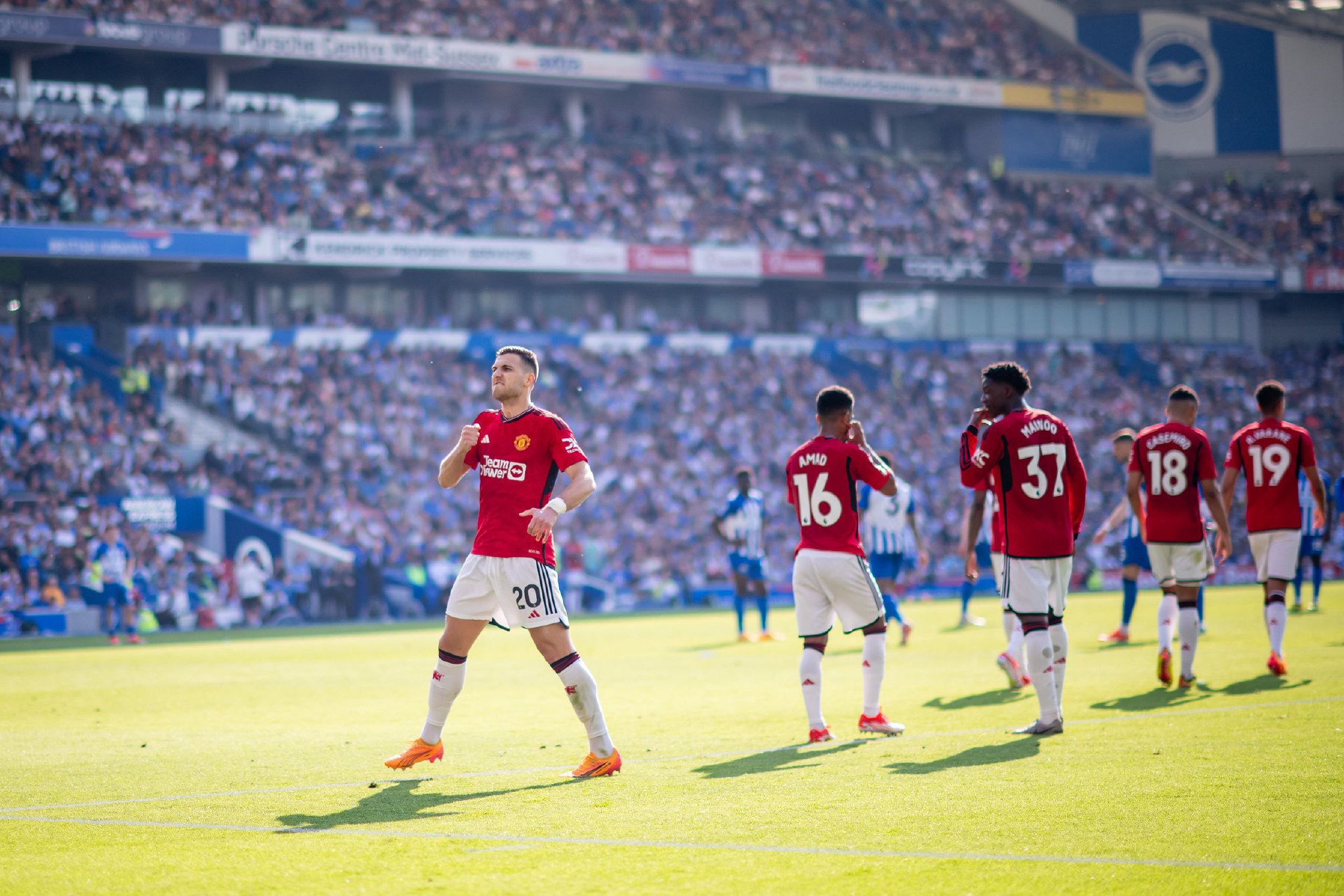 其威胁不容 其威胁不容